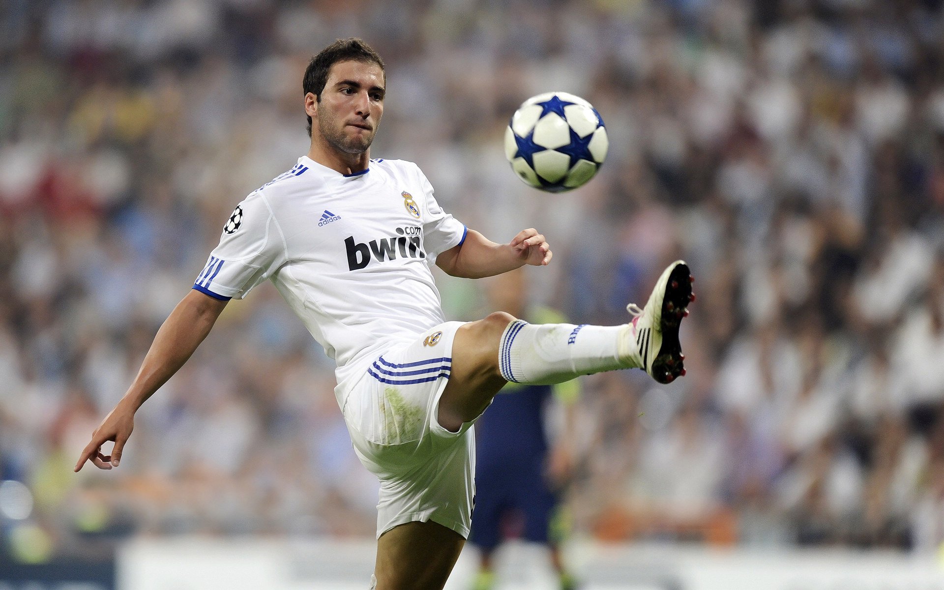 Aster战术创新获好评，std战术ak