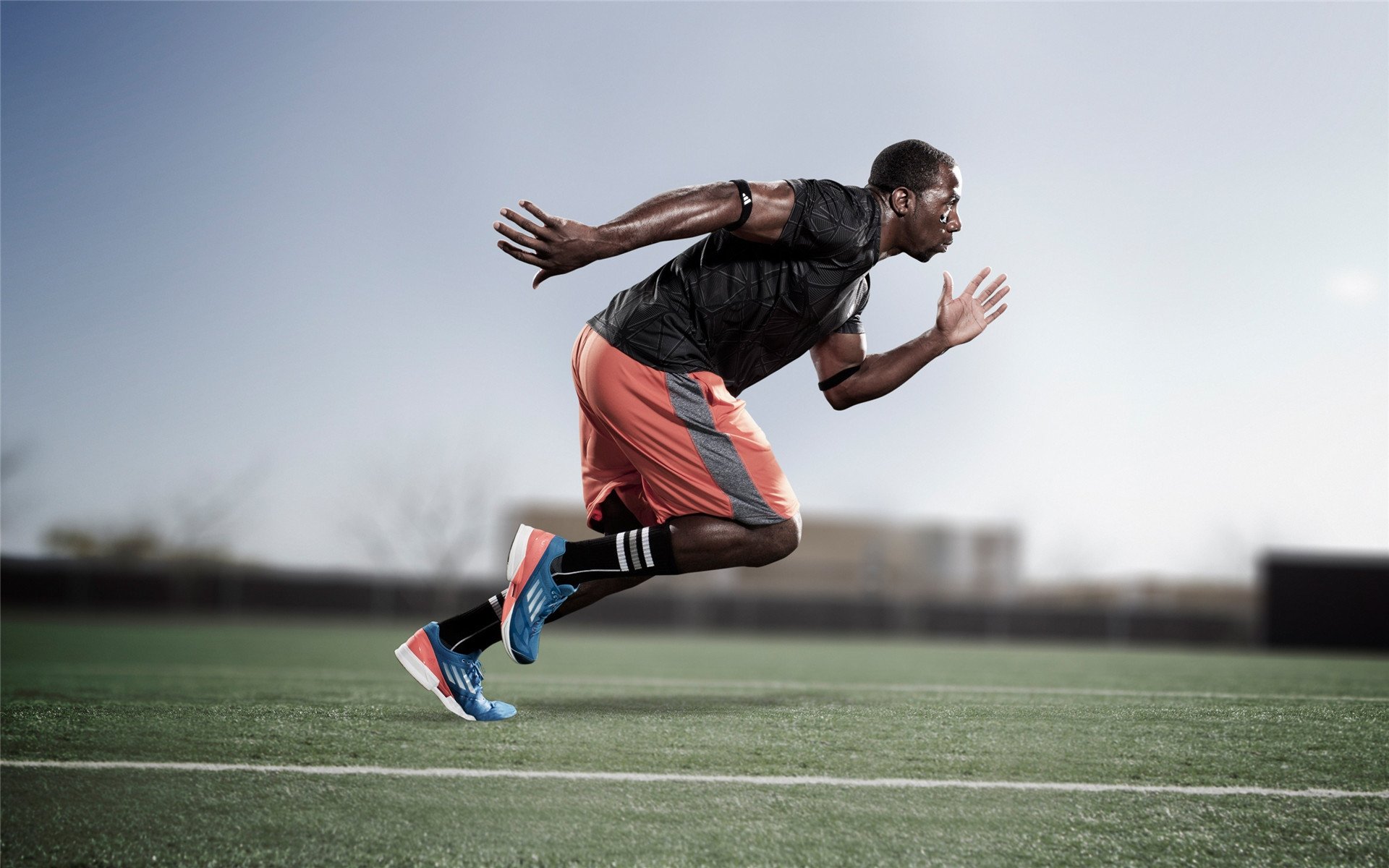 《勇士主帅强调调整策略，备战下一场比赛》，勇士主力队员