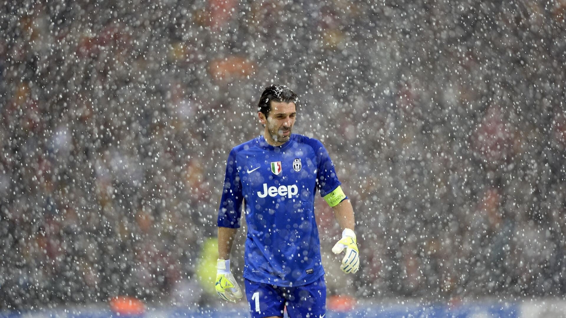 伊朗男足在巴黎奥运会比赛中以3-0战胜美国，伊朗 男足